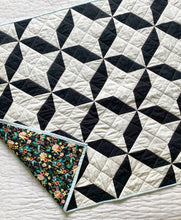 Load image into Gallery viewer, Susie B Quilt Pattern