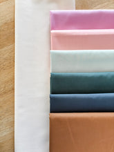 Load image into Gallery viewer, AGF Pure Solids Edward Quilt Kit
