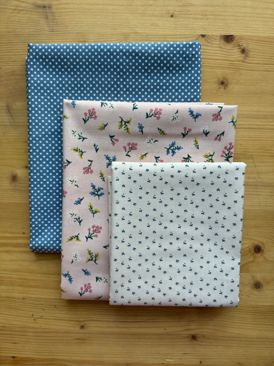Ditsy Pink and Blue Wholecloth Quilt Kit